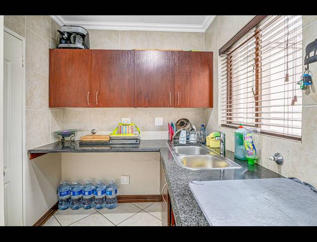 3 BEDROOM CLUSTER FOR SALE IN GLENVISTA